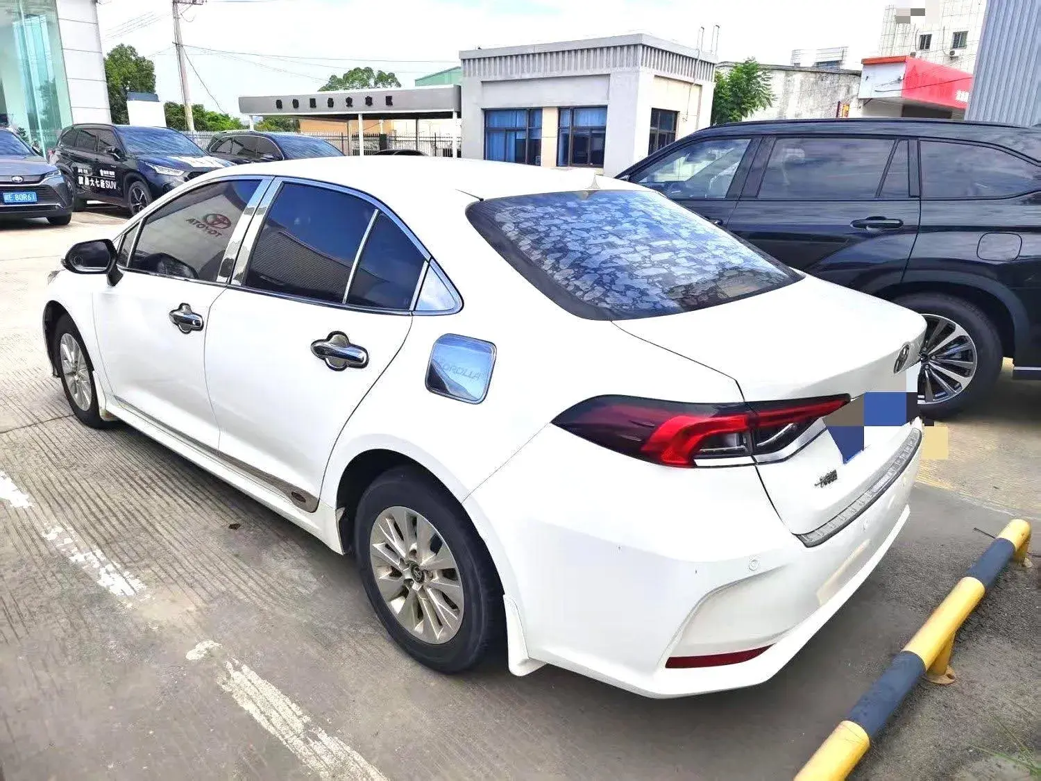 2021 TOYOTA COROLLA thumbnail 3