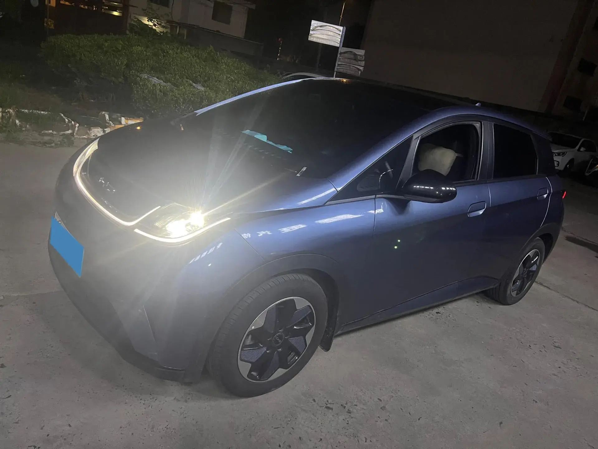 2025 BYD DOLPHIN view 1