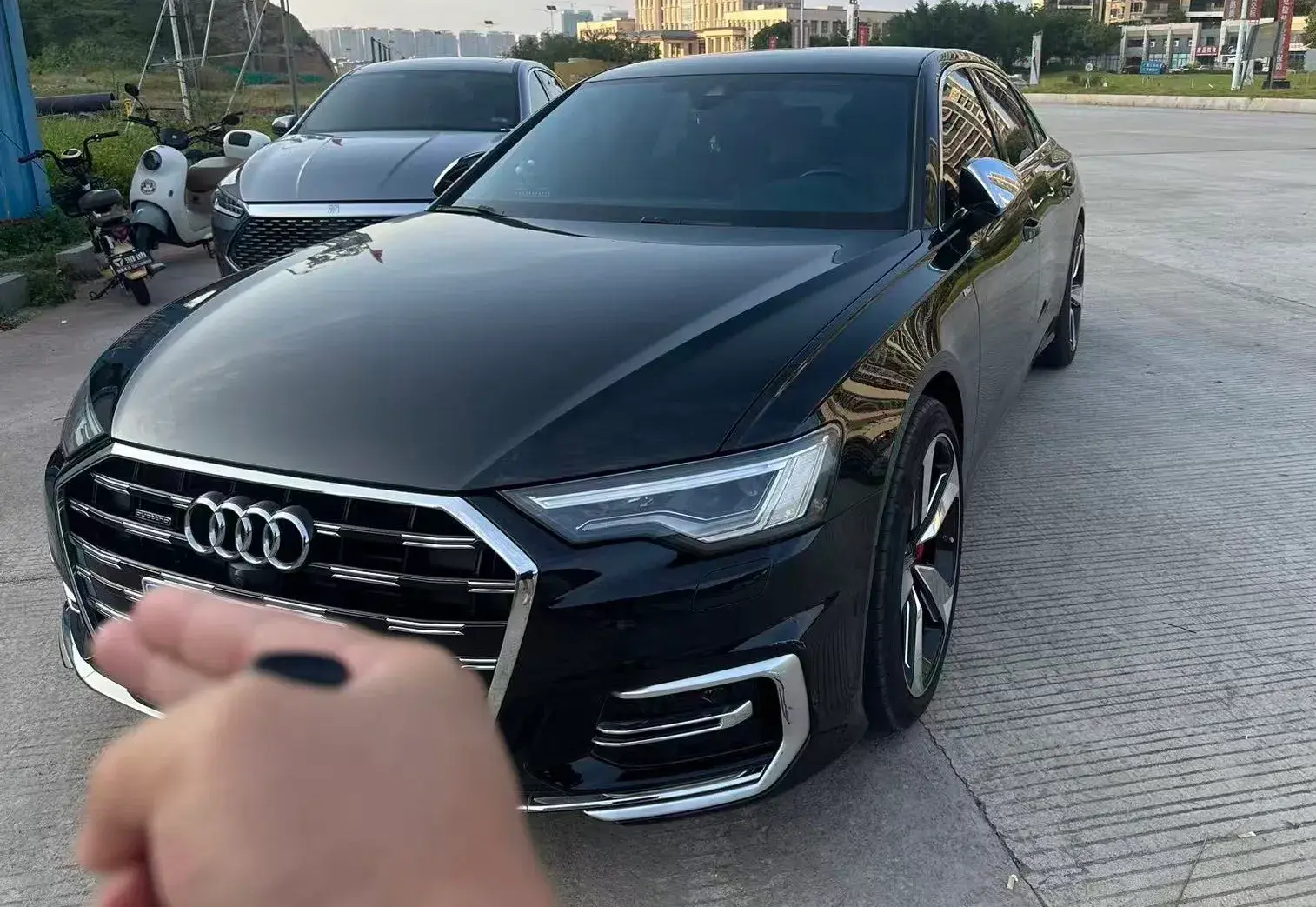 2023 AUDI A6L view 1