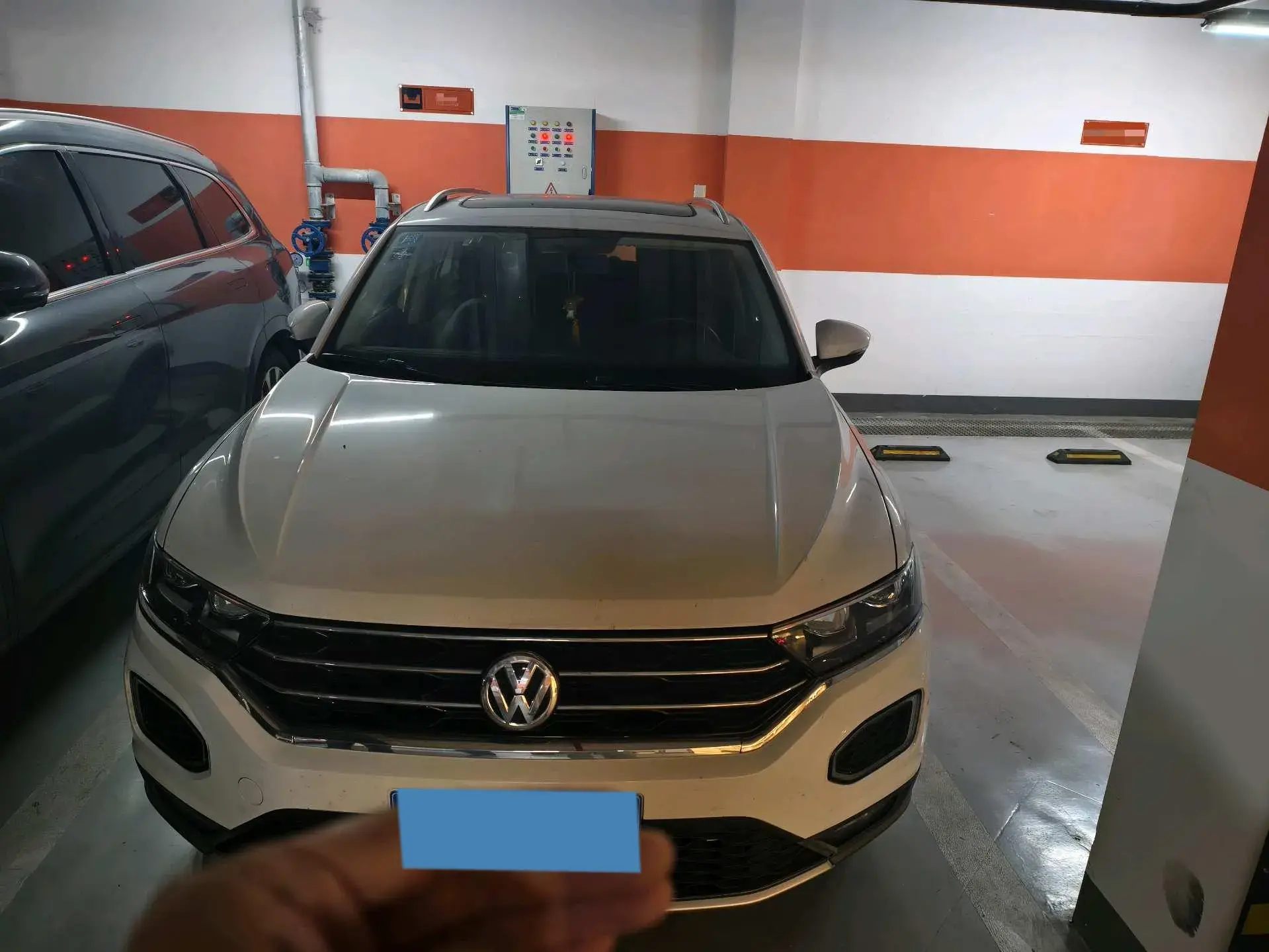 2019 VOLKSWAGEN T-ROC thumbnail 2