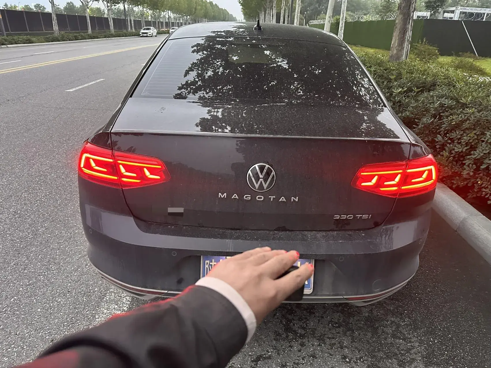 2020 VOLKSWAGEN MAGOTAN thumbnail 3