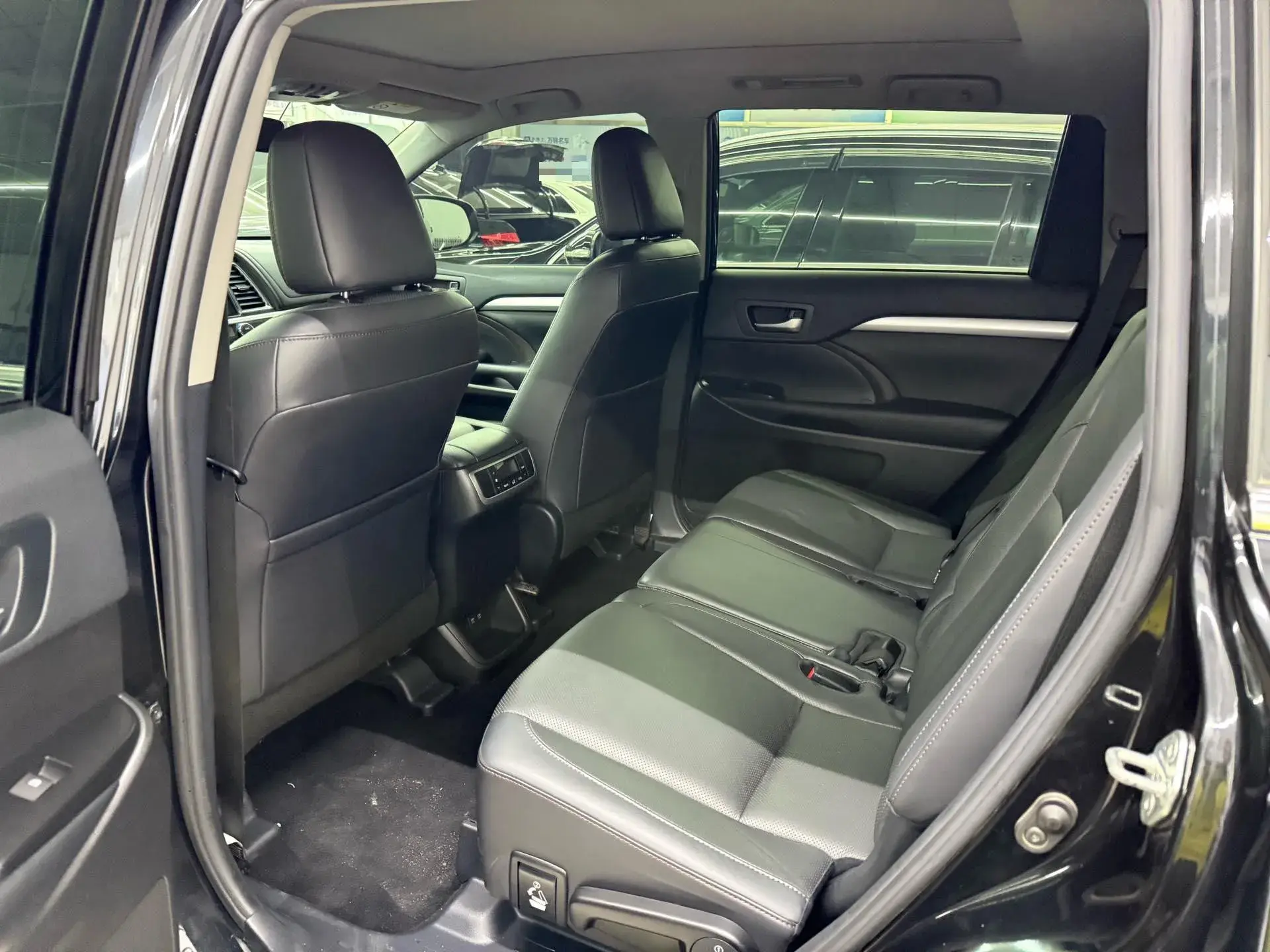 2021 TOYOTA HIGHLANDER thumbnail 4