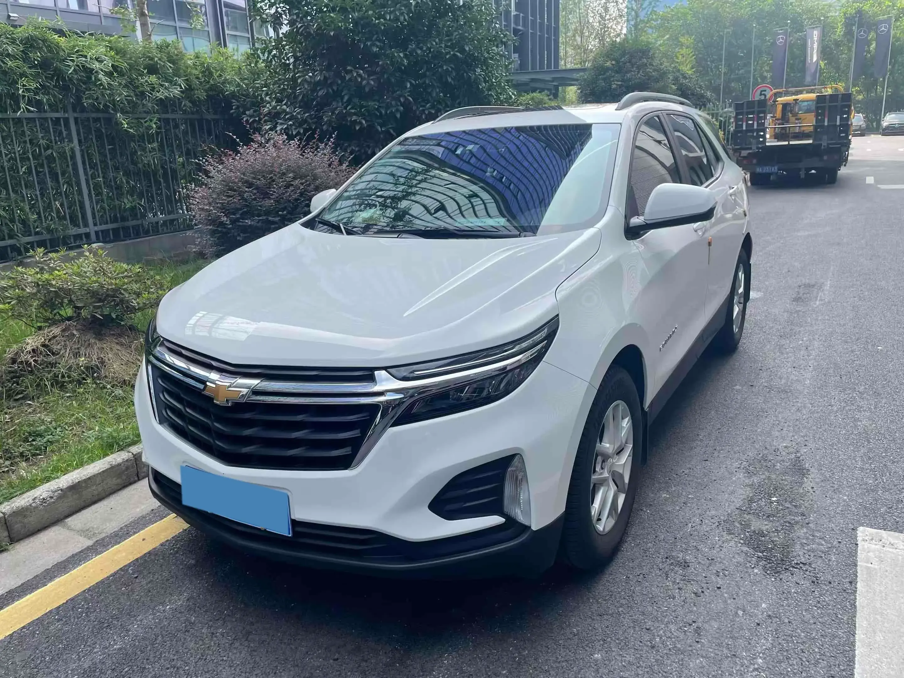 2021 CHEVROLET EQUINOX view 1