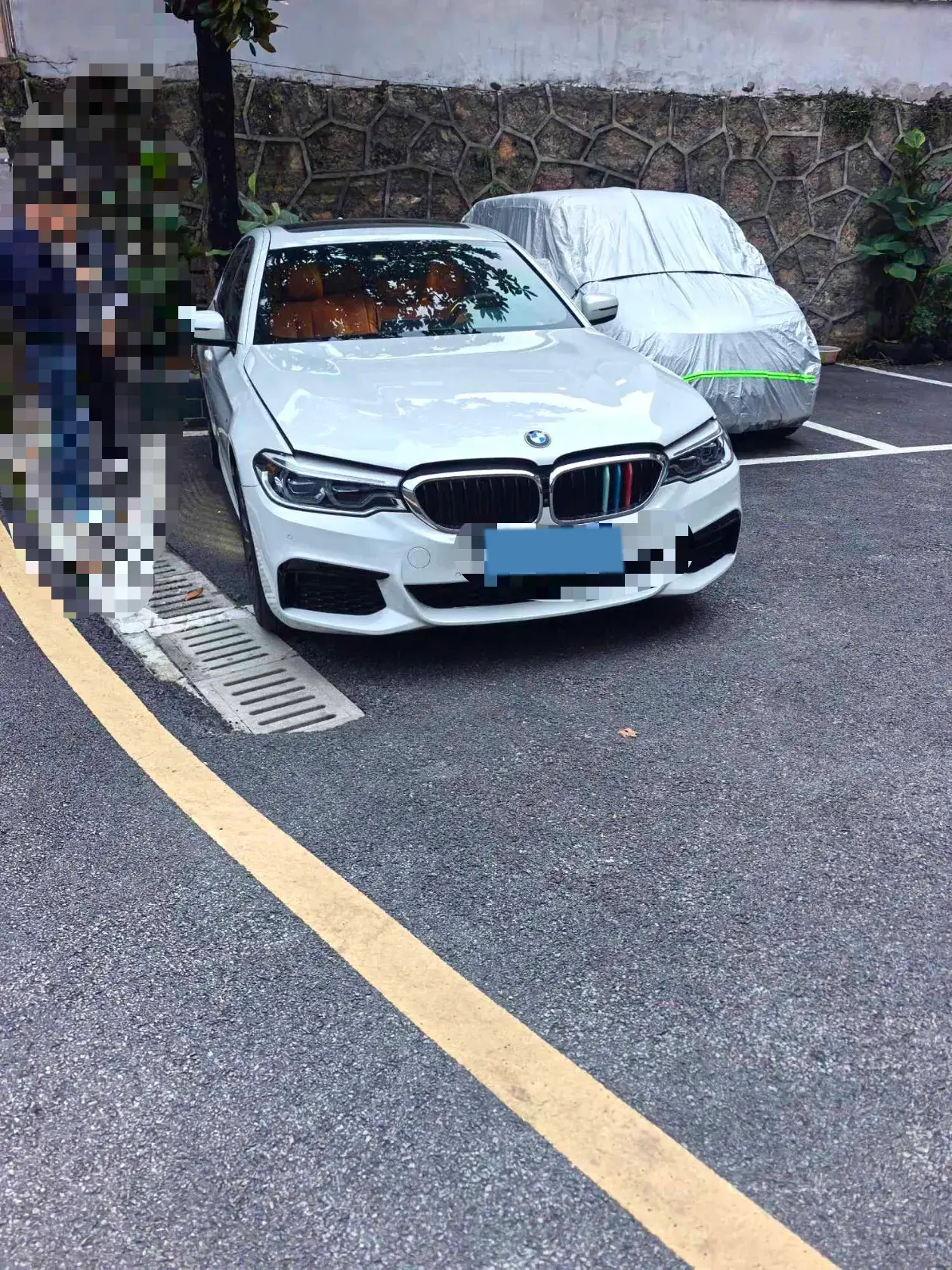 2020 BMW 5 thumbnail 2