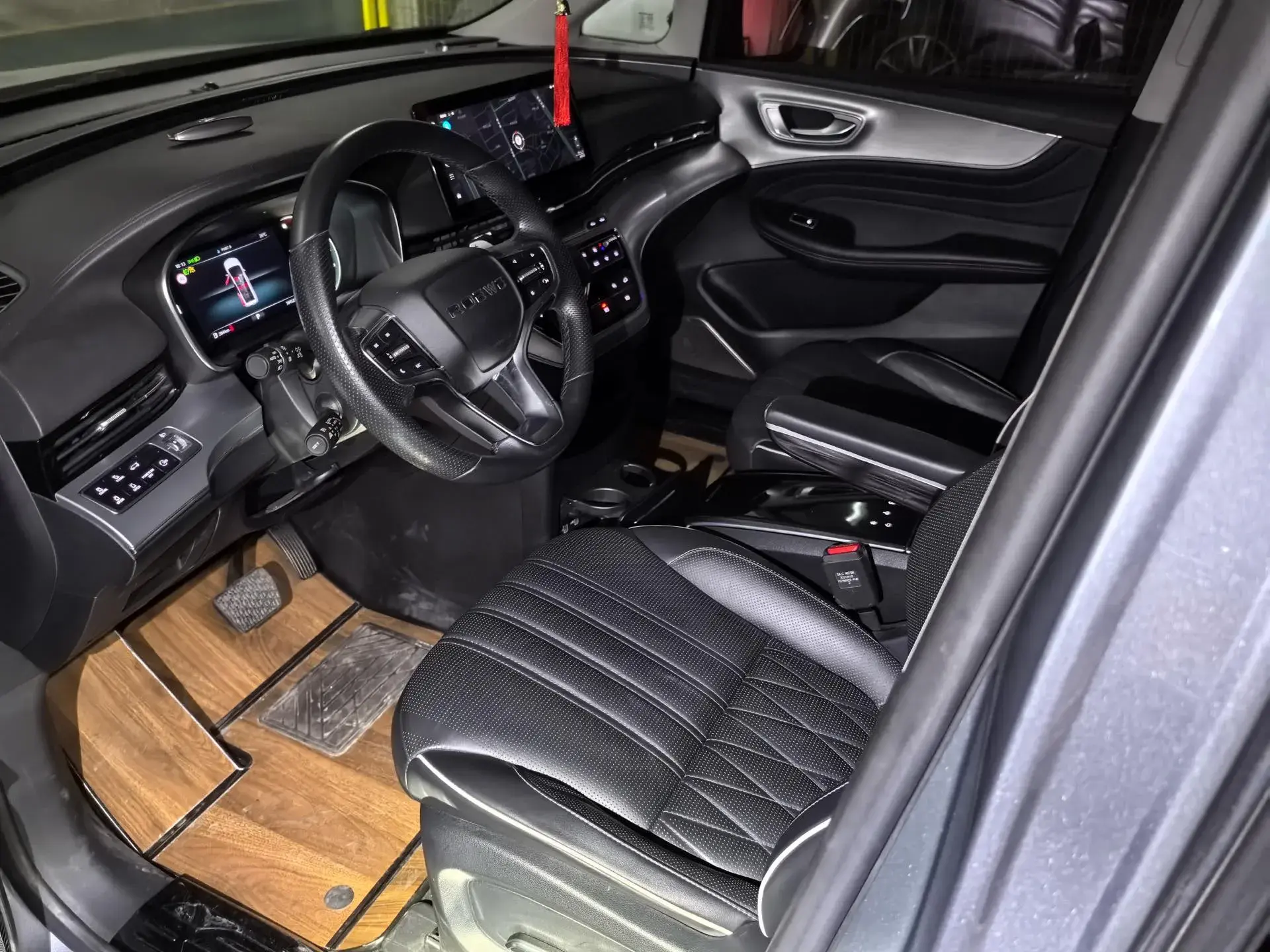 2022 ROEWE IMAX8 thumbnail 3