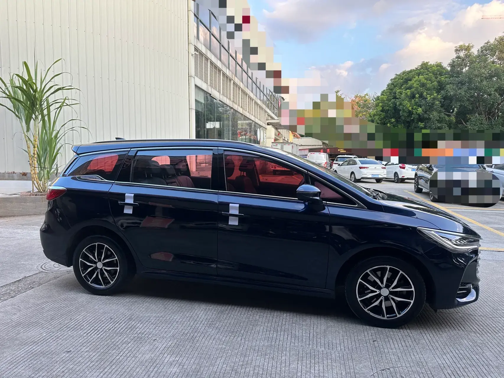 2017 BYD SONG thumbnail 4