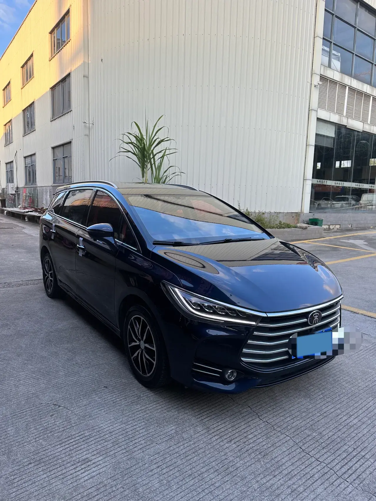 2017 BYD SONG thumbnail 2