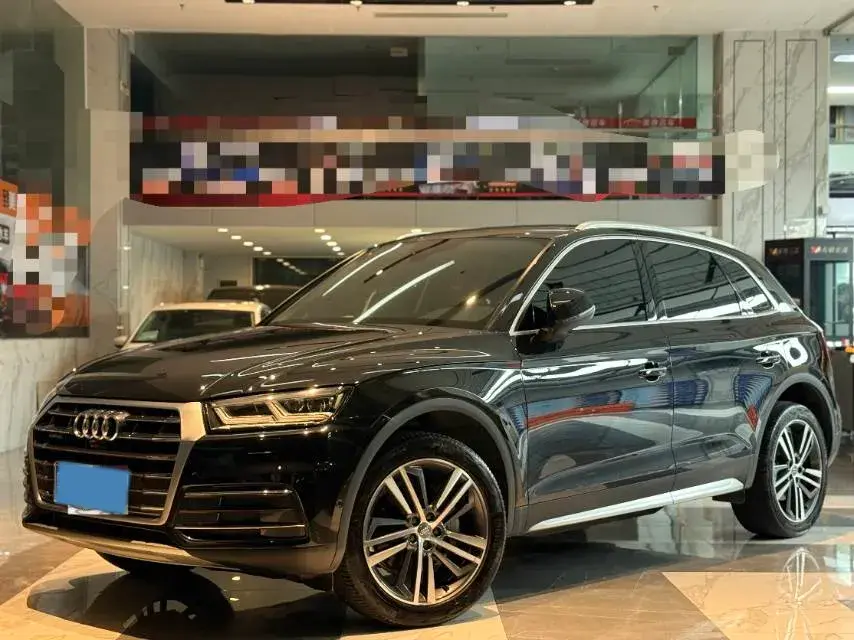 2020 AUDI Q5L view 1