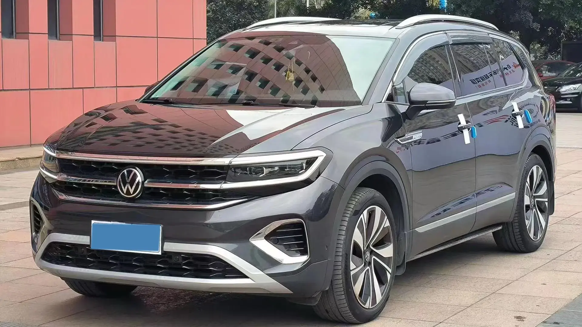 2024 VOLKSWAGEN TALAGON view 1