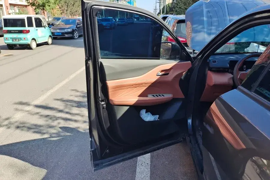 2024 CHANGAN UNI-Z thumbnail 3