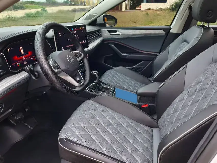 2023 VOLKSWAGEN SAGITAR thumbnail 4