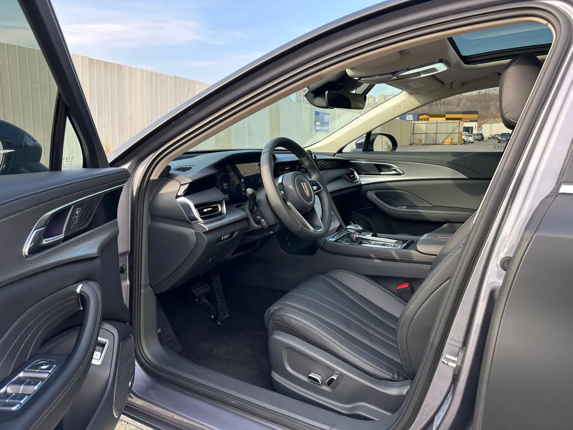 2023 HONGQI H5 thumbnail 4