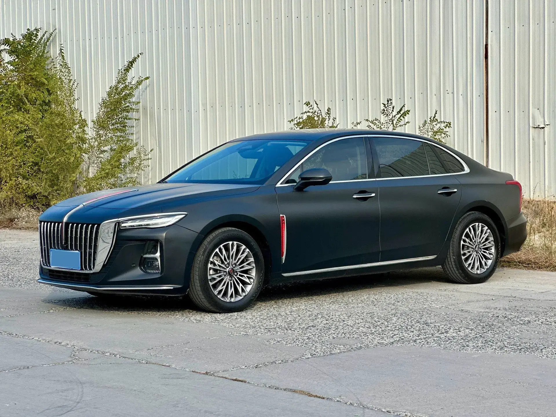 2023 HONGQI H5 view 1