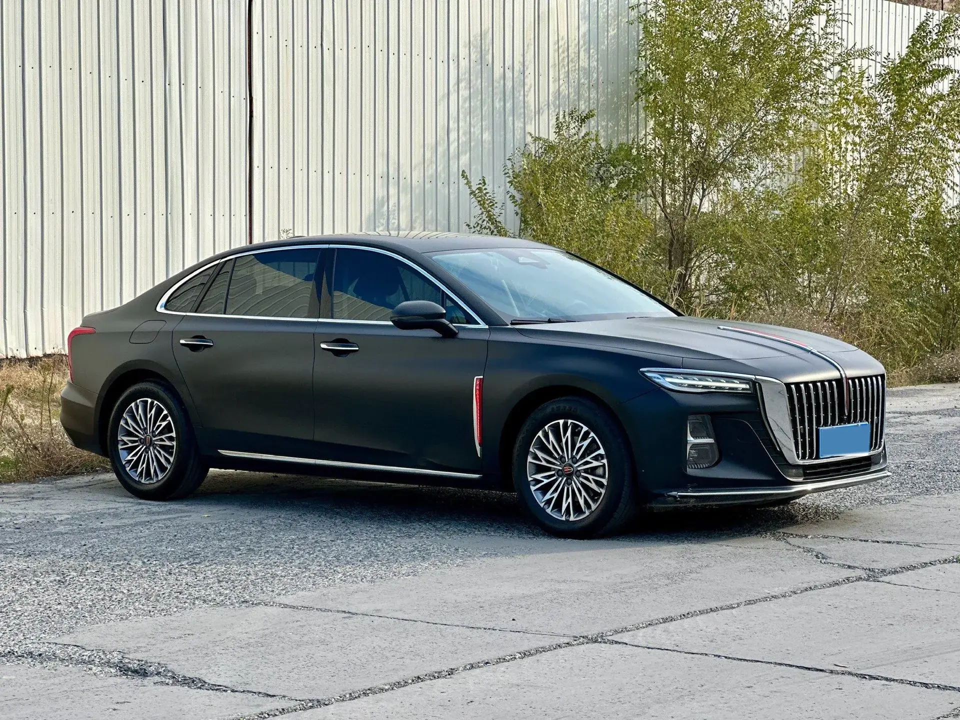 2023 HONGQI H5 thumbnail 3