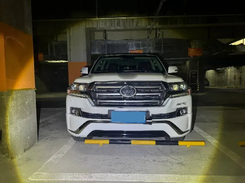 2015 Toyota Land Cruiser 4.6L 310HP V8 6AT,autocango,china used car exporter,china ev exporter,chinese used car exporter,chinese used ev exporter