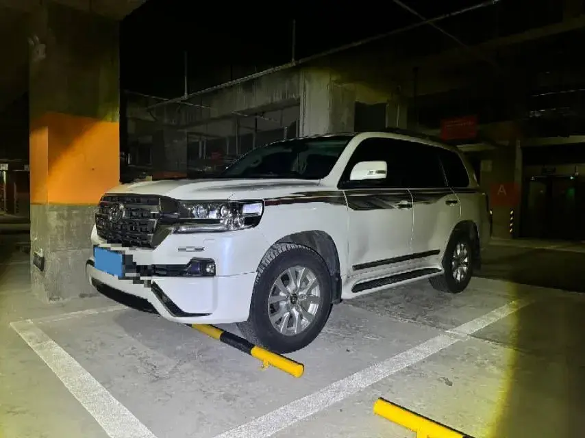 2015 Toyota Land Cruiser 4.6L 310HP V8 6AT