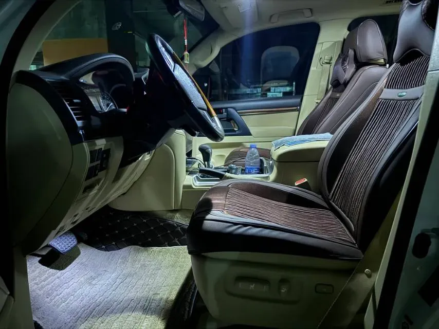 2015 Toyota Land Cruiser 4.6L 310HP V8 6AT,autocango,china used car exporter,china ev exporter,chinese used car exporter,chinese used ev exporter