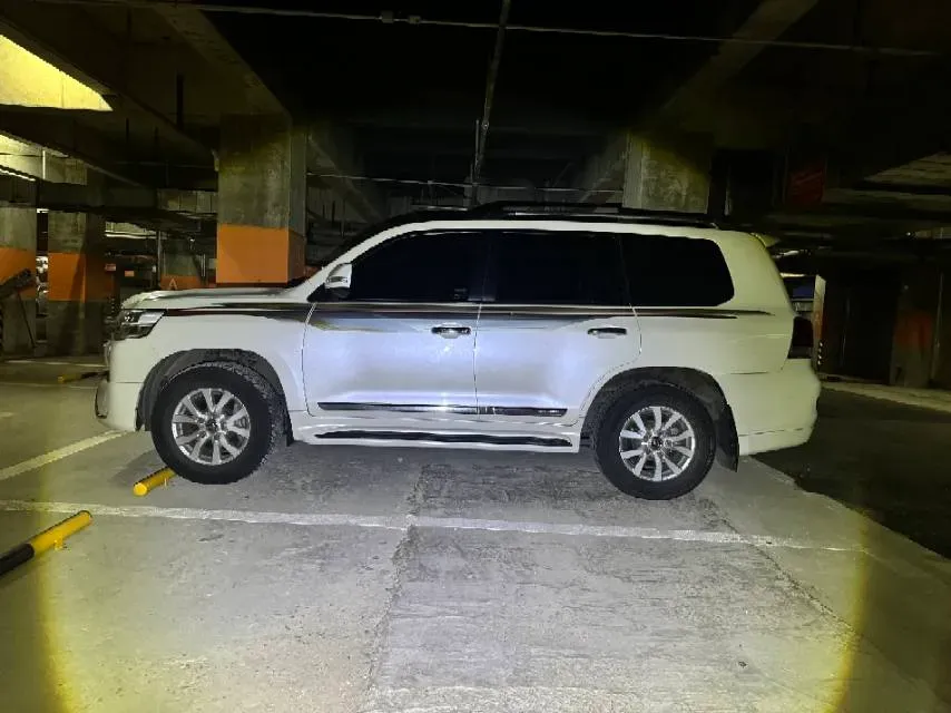 2015 Toyota Land Cruiser 4.6L 310HP V8 6AT,autocango,china used car exporter,china ev exporter,chinese used car exporter,chinese used ev exporter