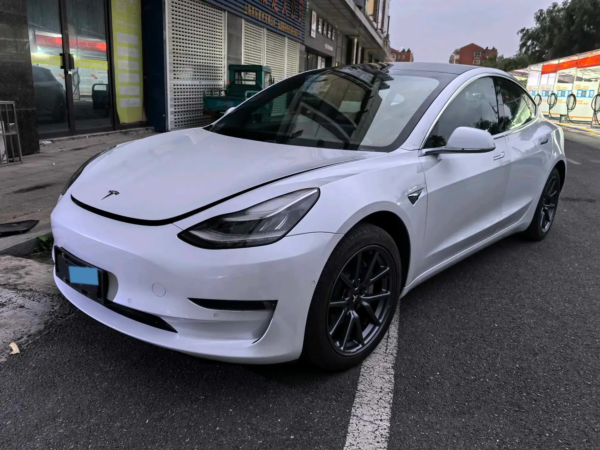 2020 TESLA MODEL view 1