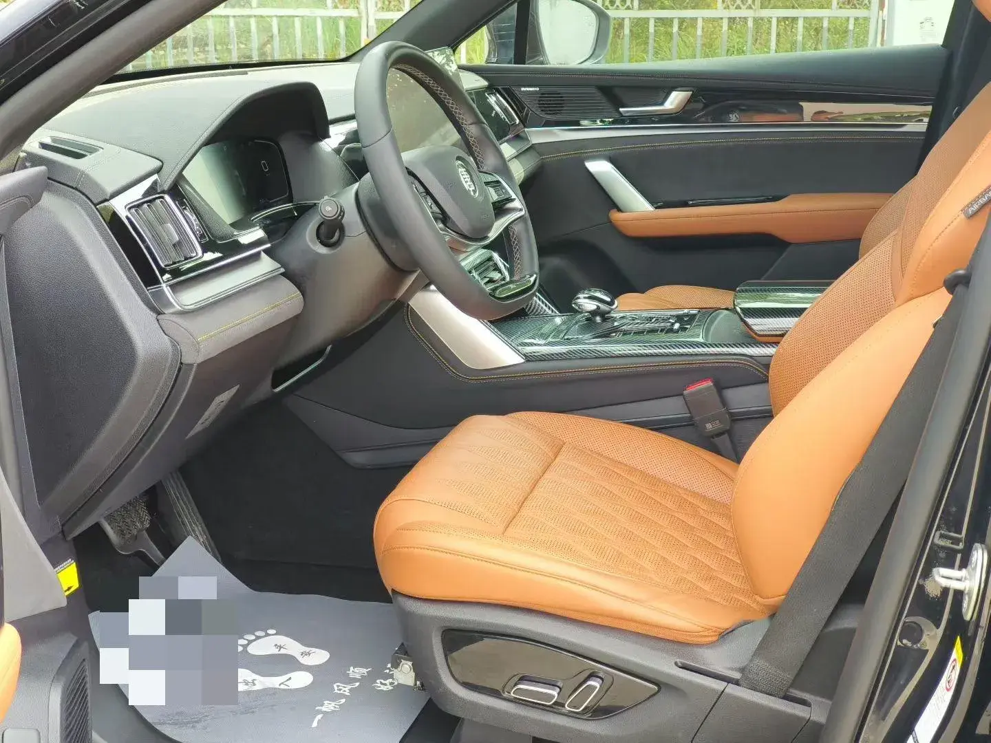 2023 BYD TANG thumbnail 4