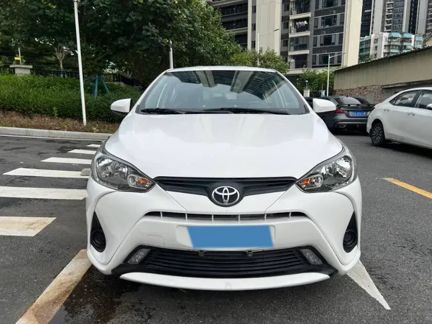 2017 TOYOTA YARIS thumbnail 2
