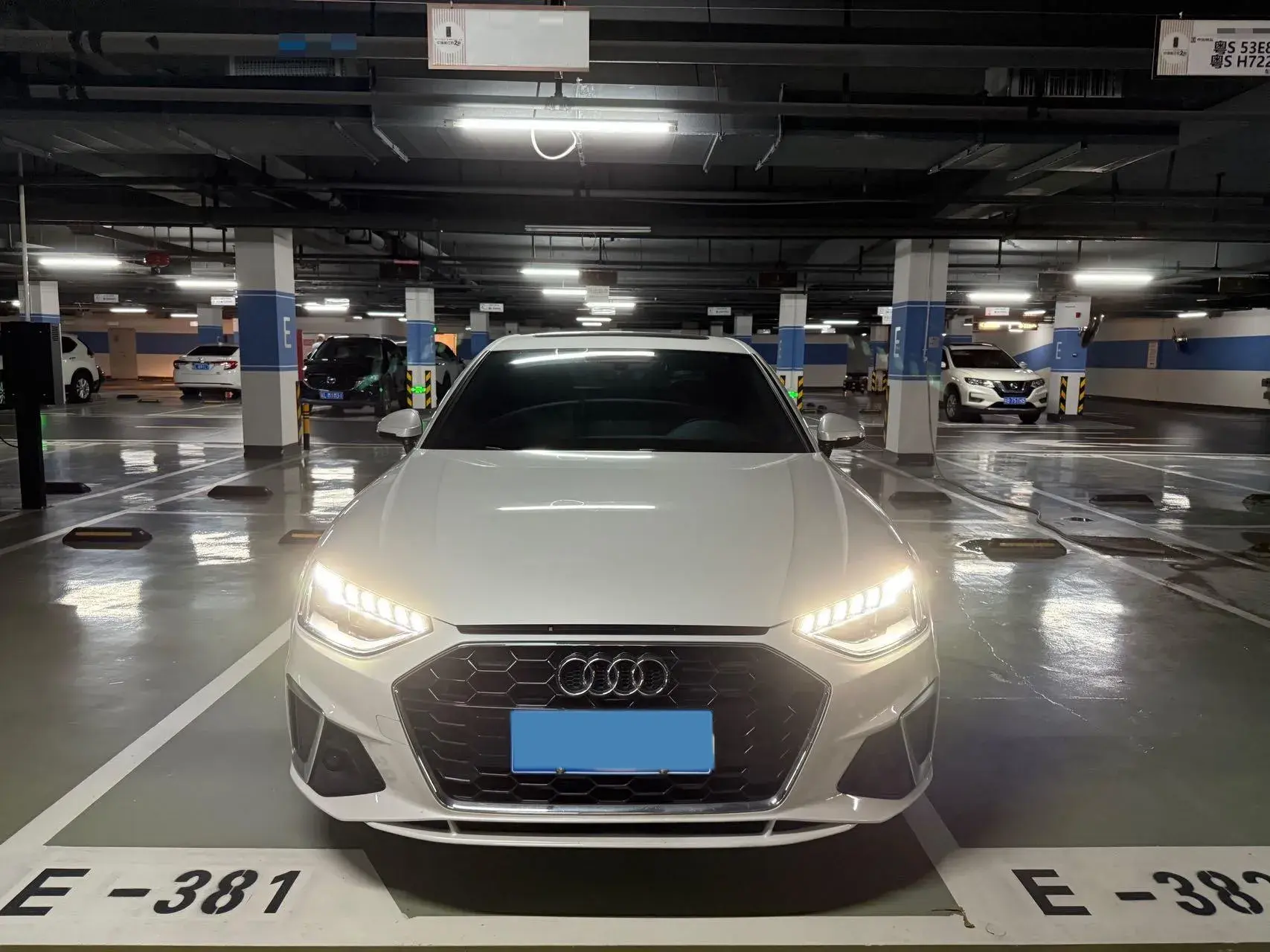 2022 AUDI A4L thumbnail 2