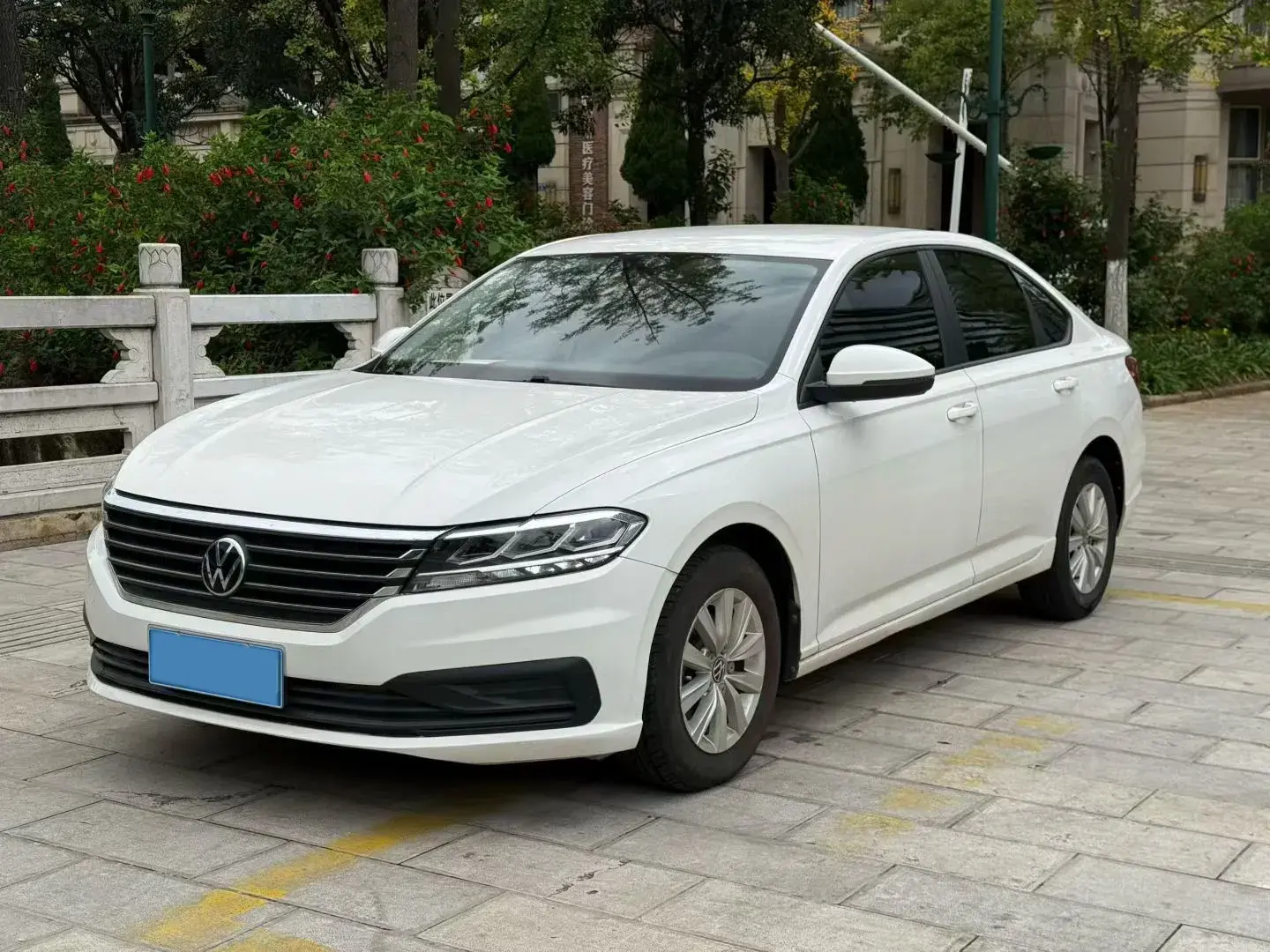 2022 VOLKSWAGEN LAVIDA view 1