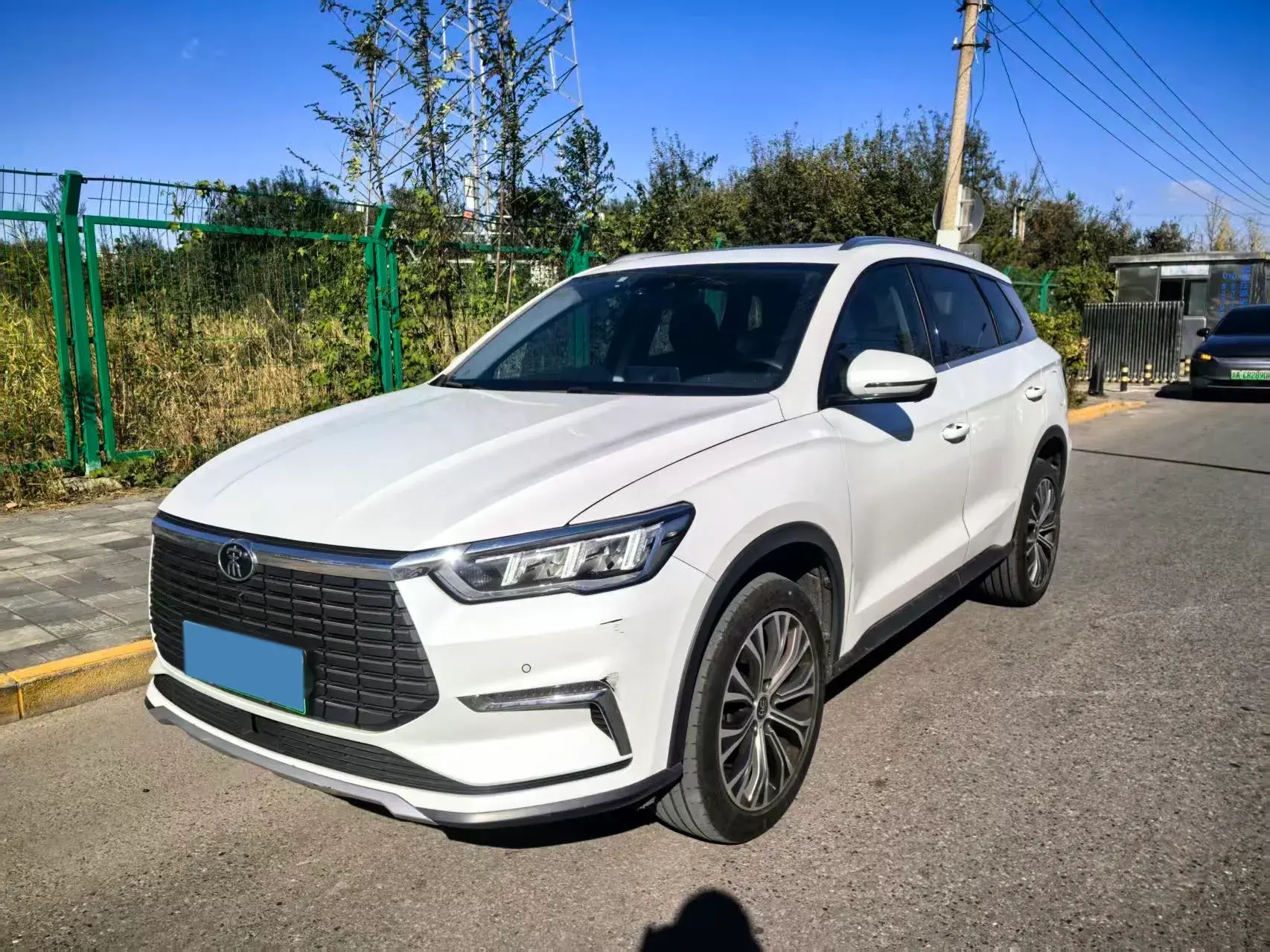 2019 BYD SONG view 1