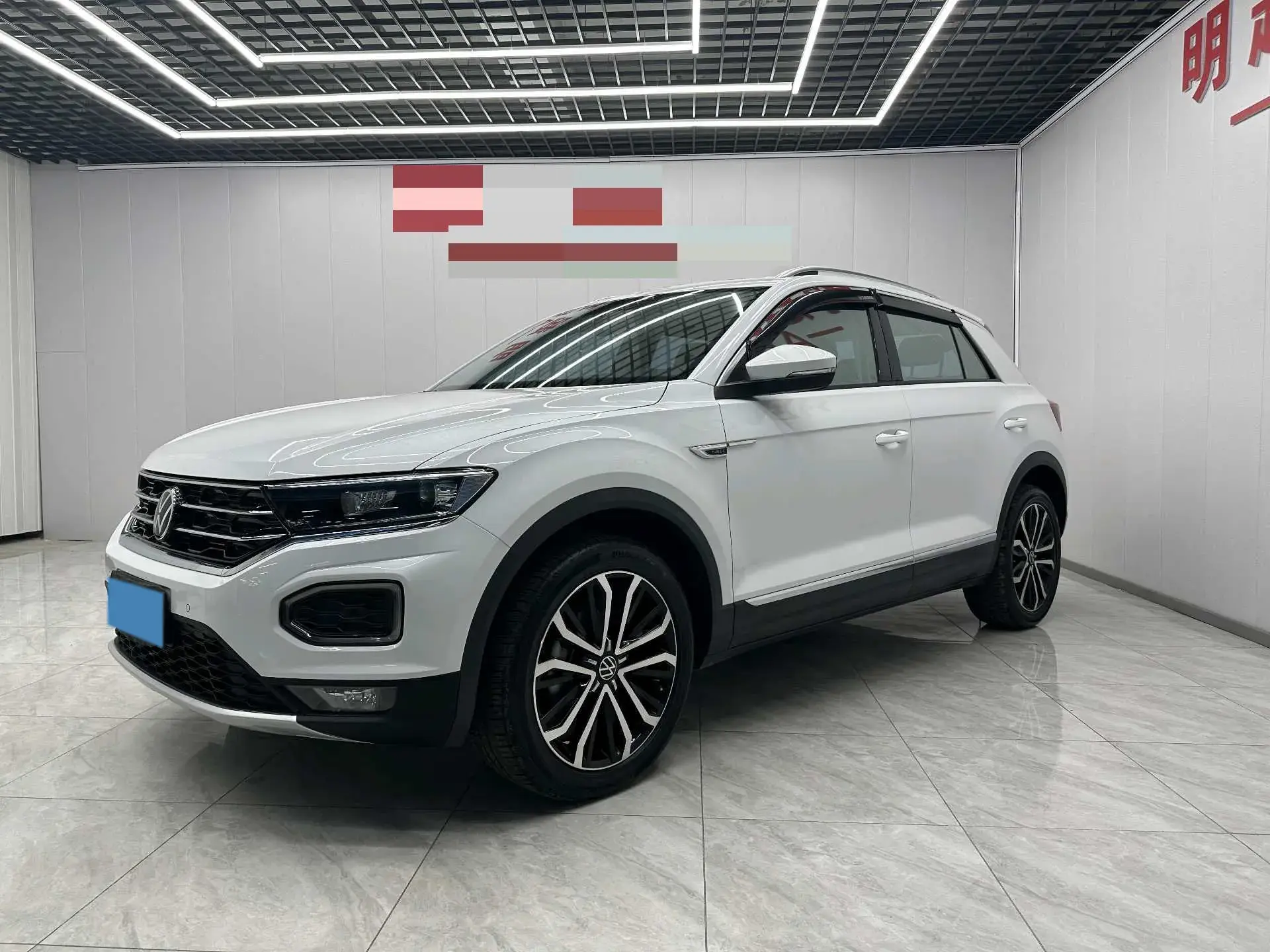 2022 VOLKSWAGEN T-ROC view 1