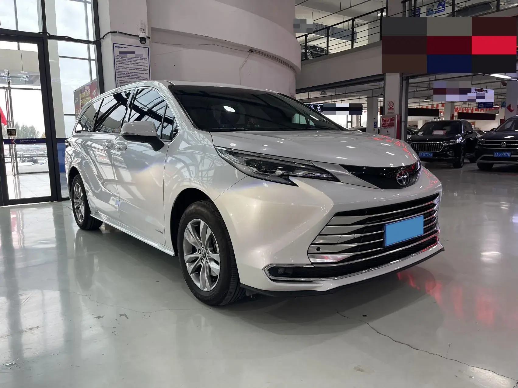 2024 TOYOTA SIENNA thumbnail 3