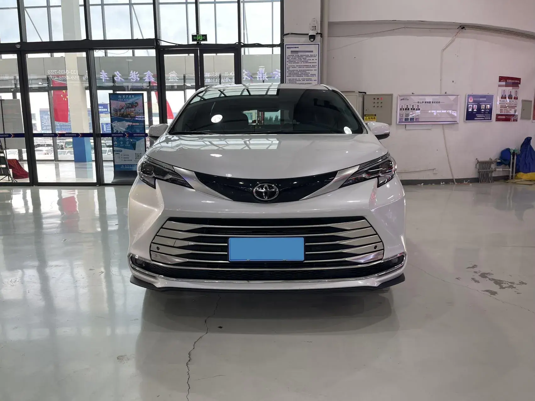 2024 TOYOTA SIENNA thumbnail 2