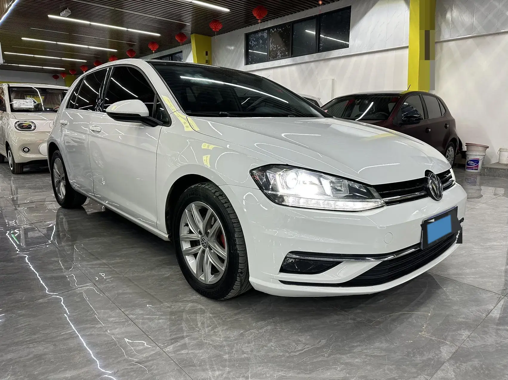 2019 VOLKSWAGEN GOLF thumbnail 3