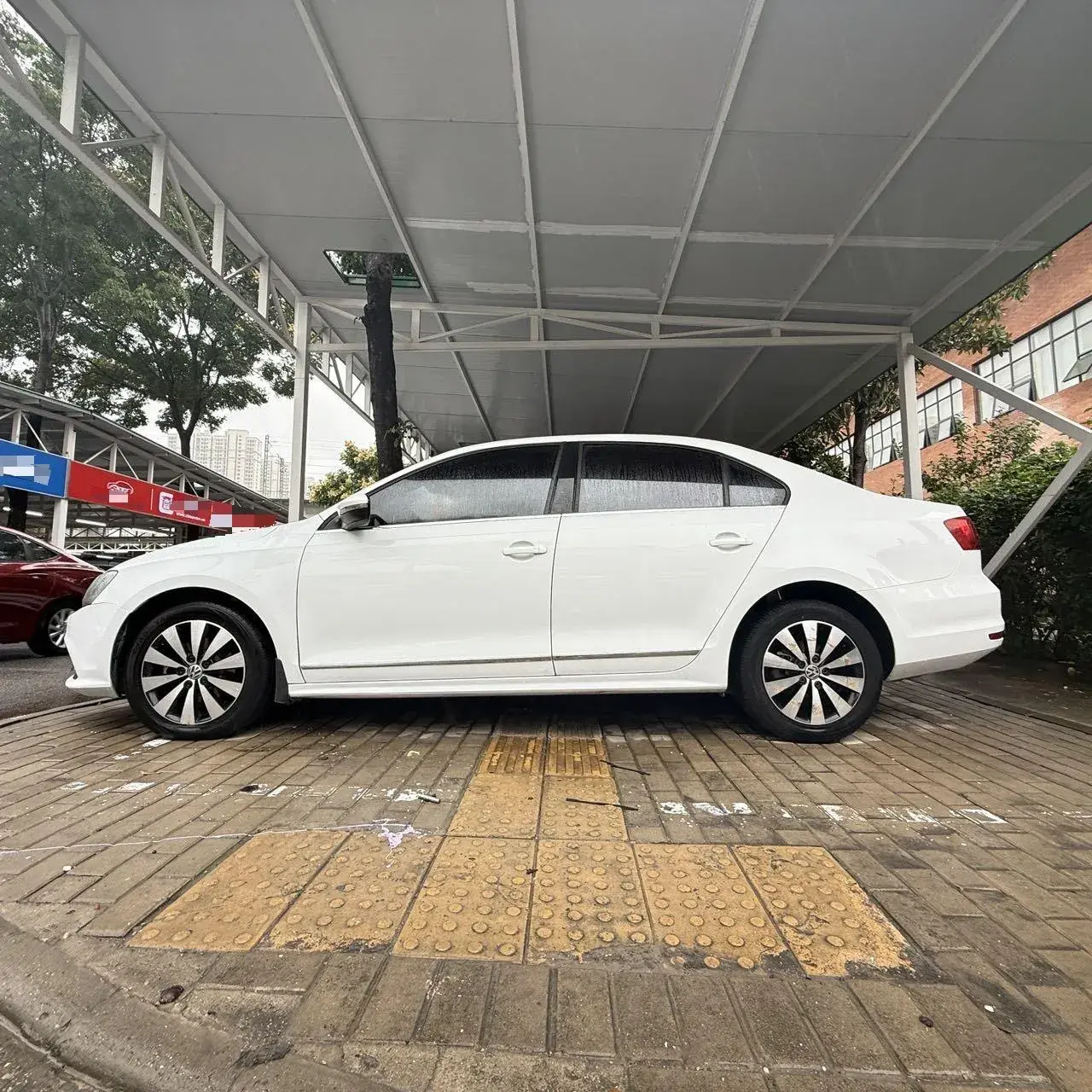 2018 VOLKSWAGEN SAGITAR thumbnail 3