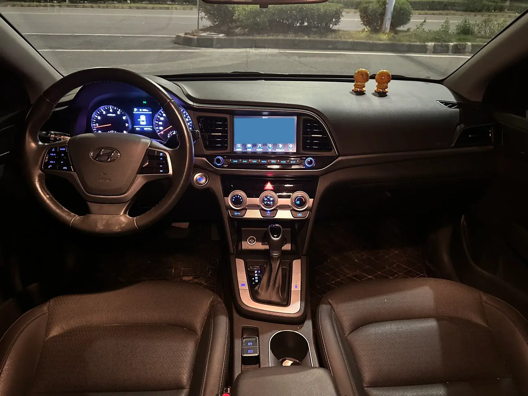 2020 HYUNDAI ELANTRA thumbnail 3