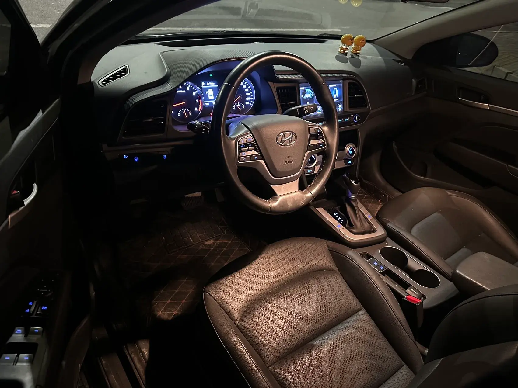 2020 HYUNDAI ELANTRA thumbnail 4