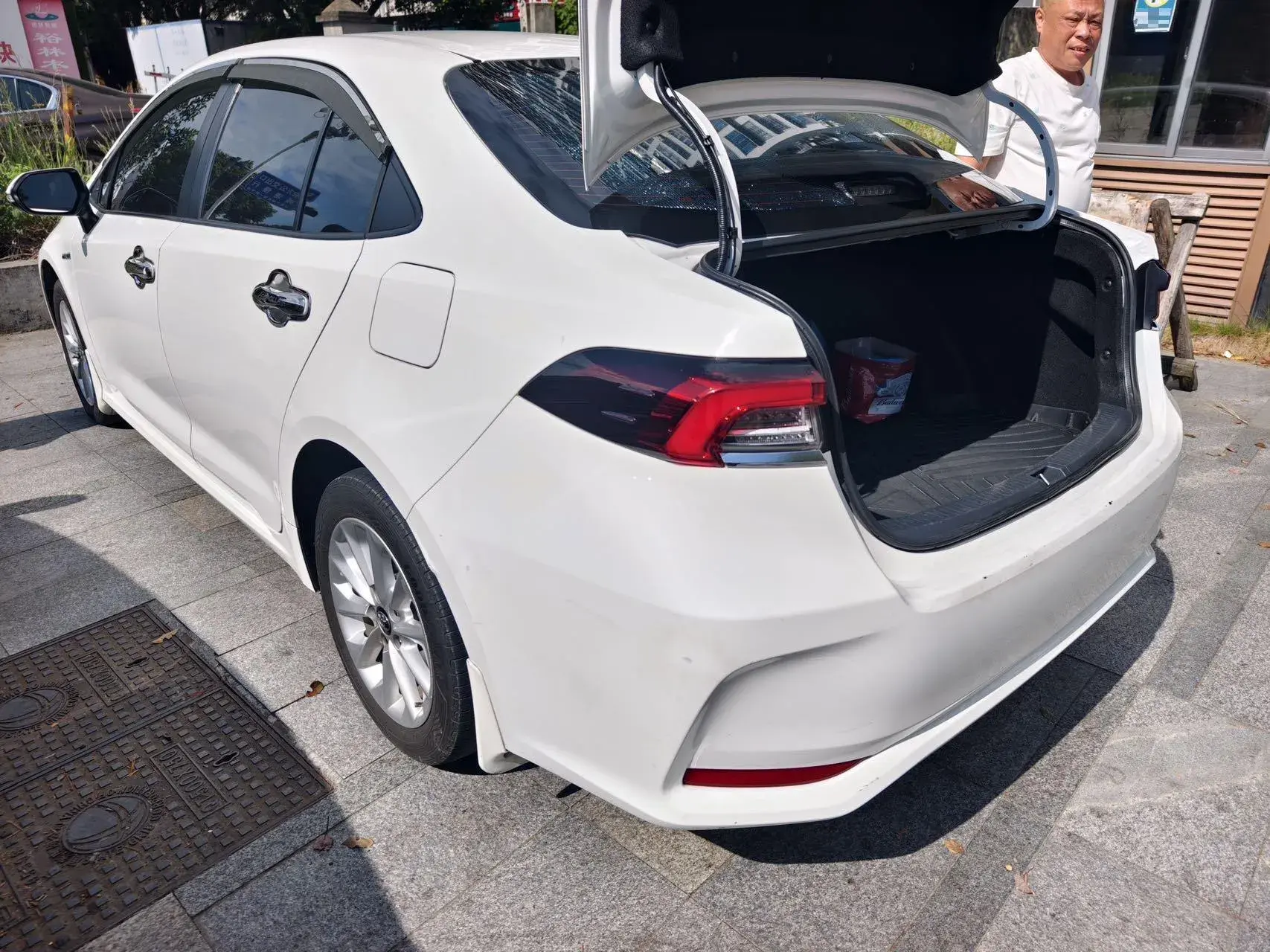 2021 TOYOTA COROLLA thumbnail 2