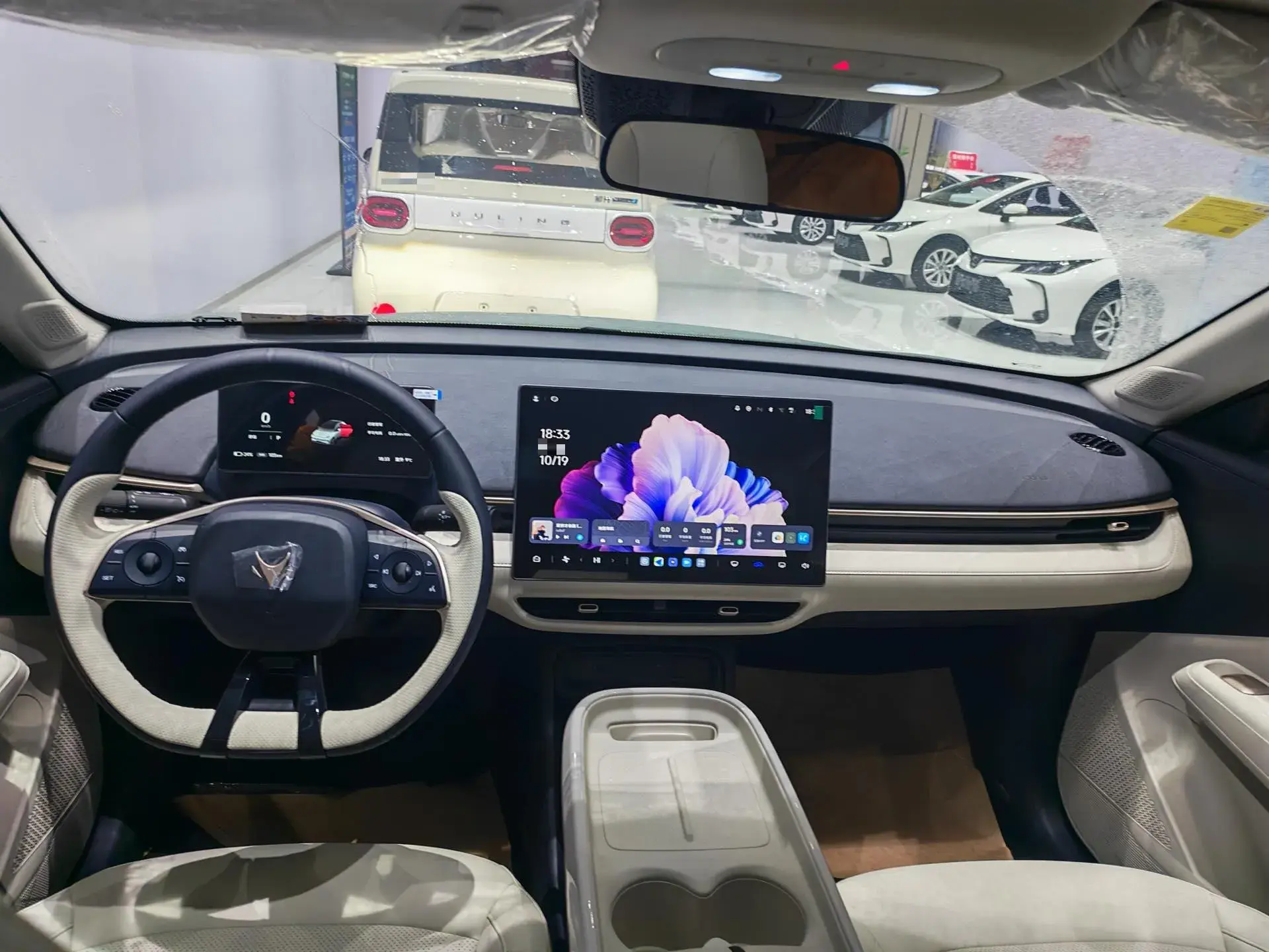 2025 ARCFOX T1 thumbnail 4