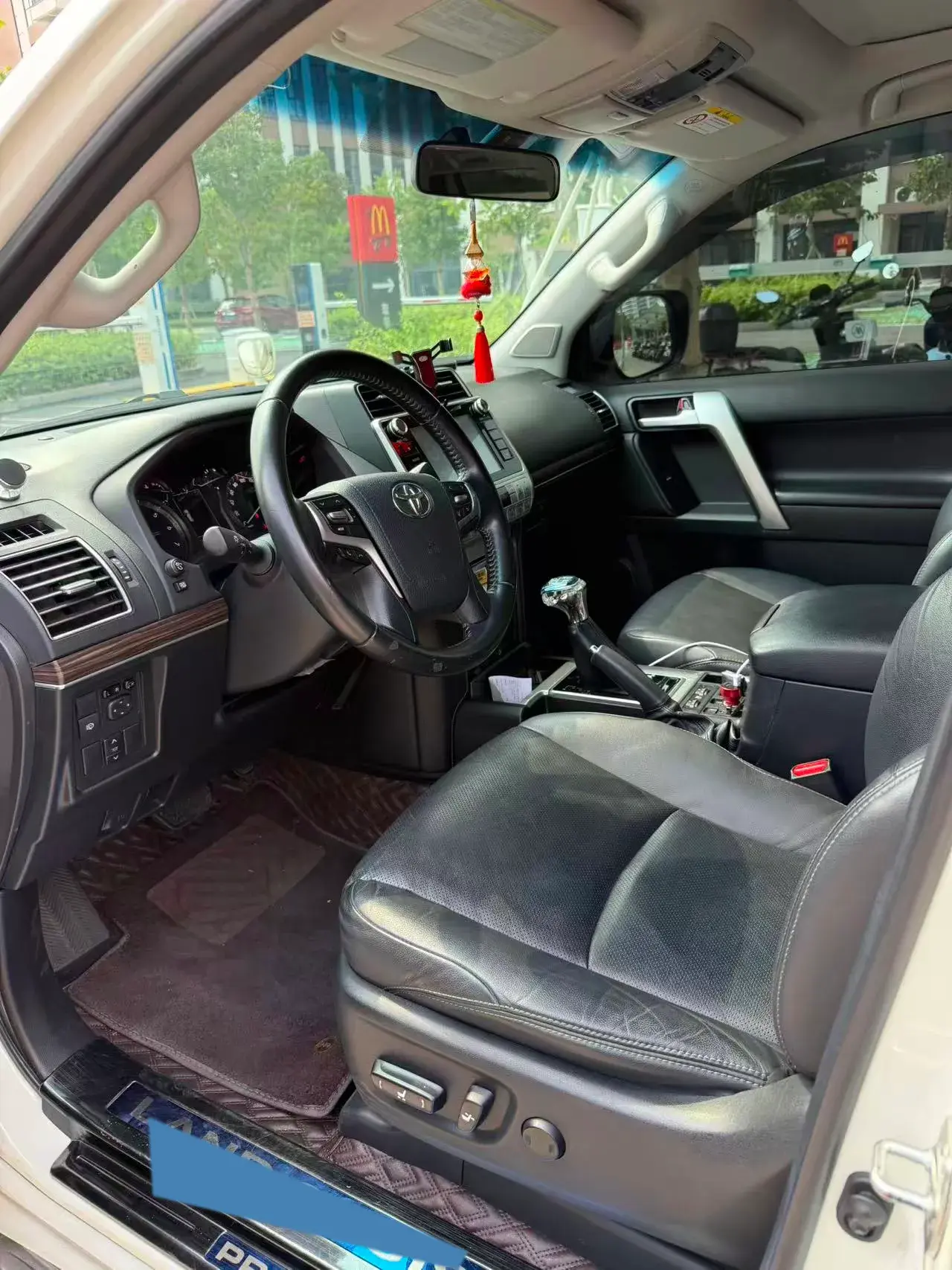 2019 TOYOTA LAND thumbnail 3