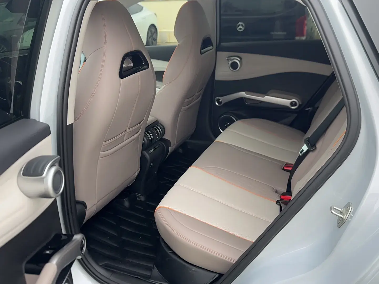 2024 BYD YUAN thumbnail 4