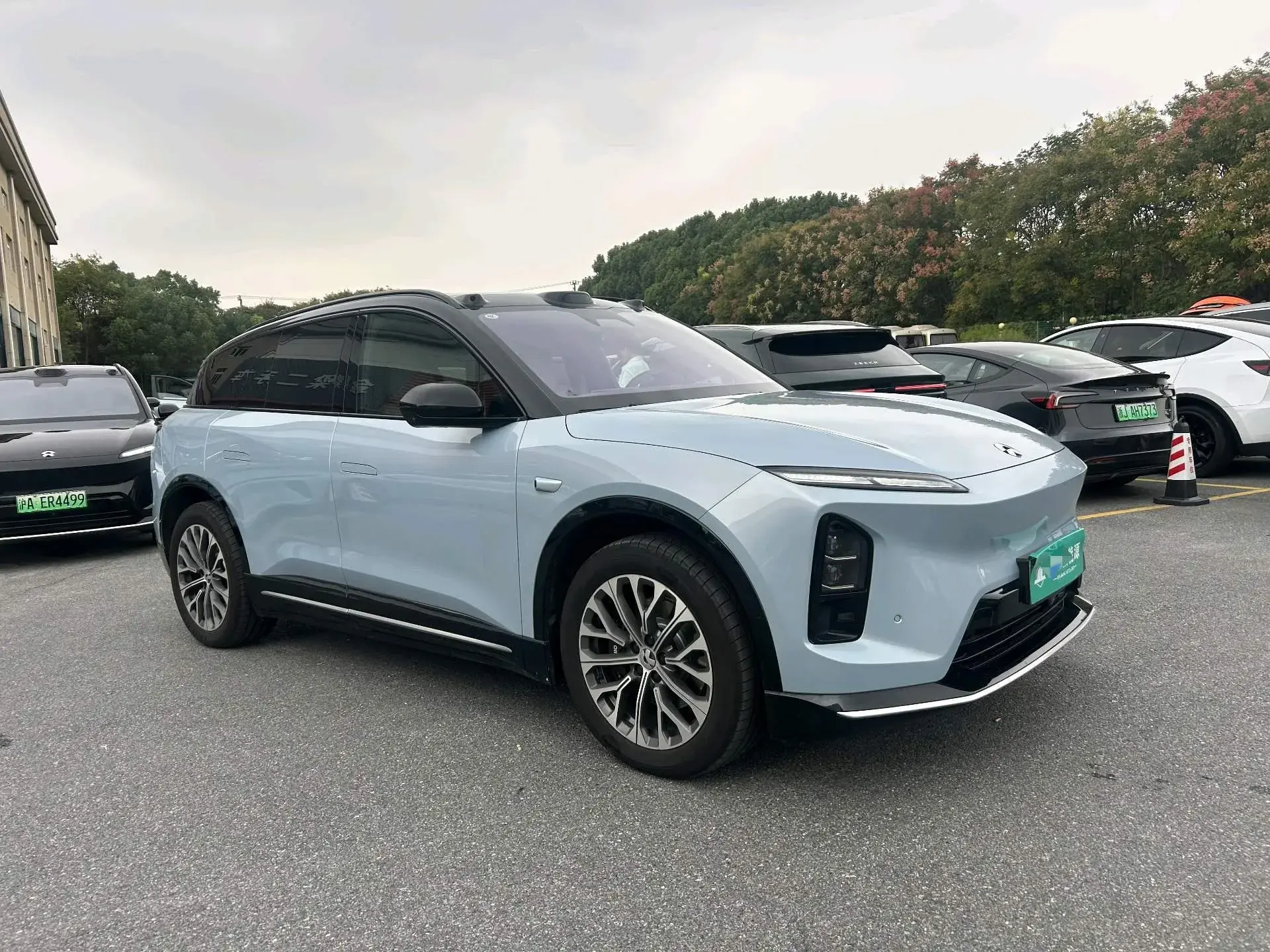 2025 NIO ES6 thumbnail 3