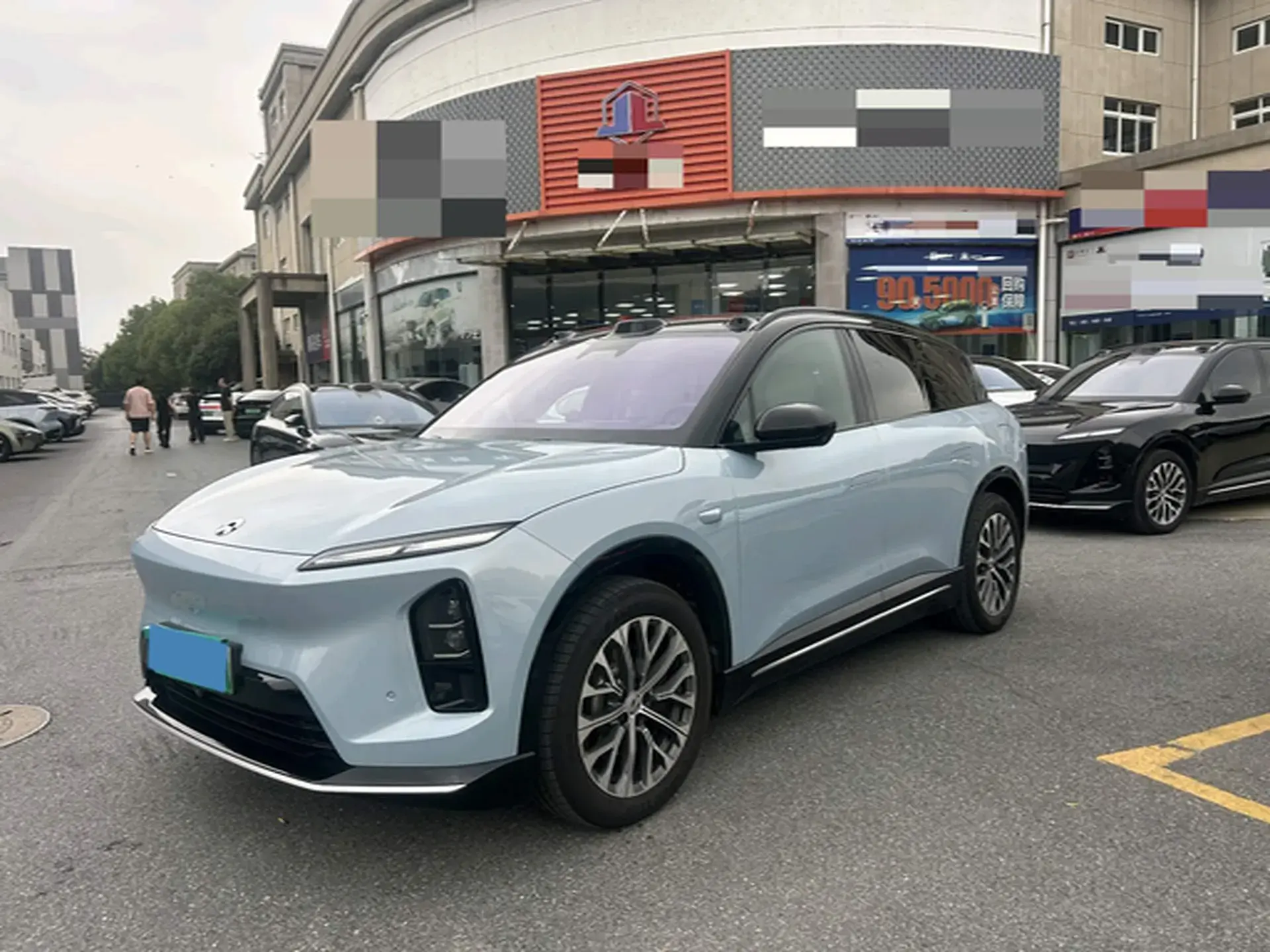 2025 NIO ES6 view 1