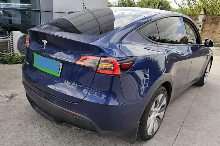 2021 TESLA MODEL thumbnail 2