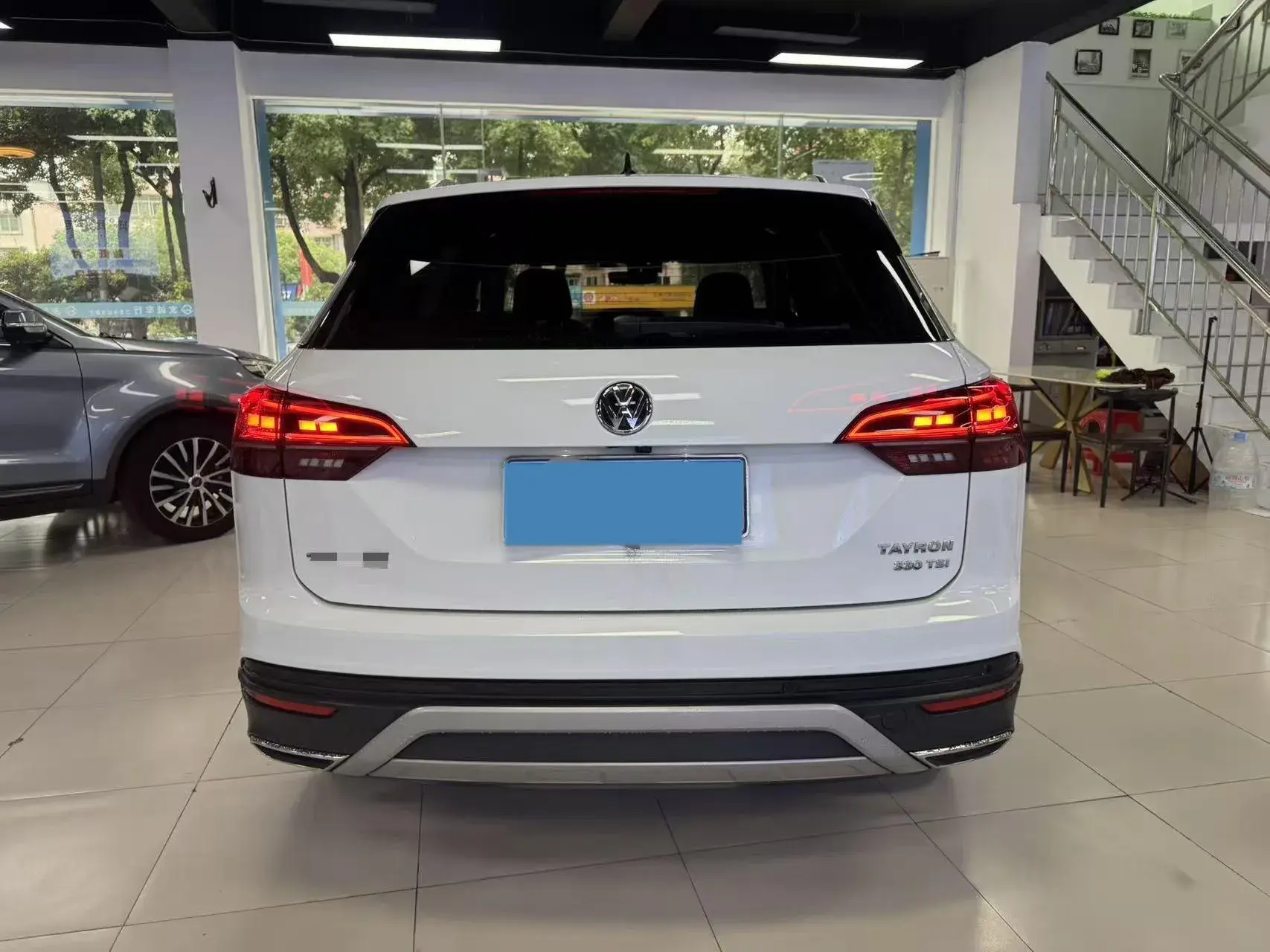 2020 VOLKSWAGEN TAYRON thumbnail 3