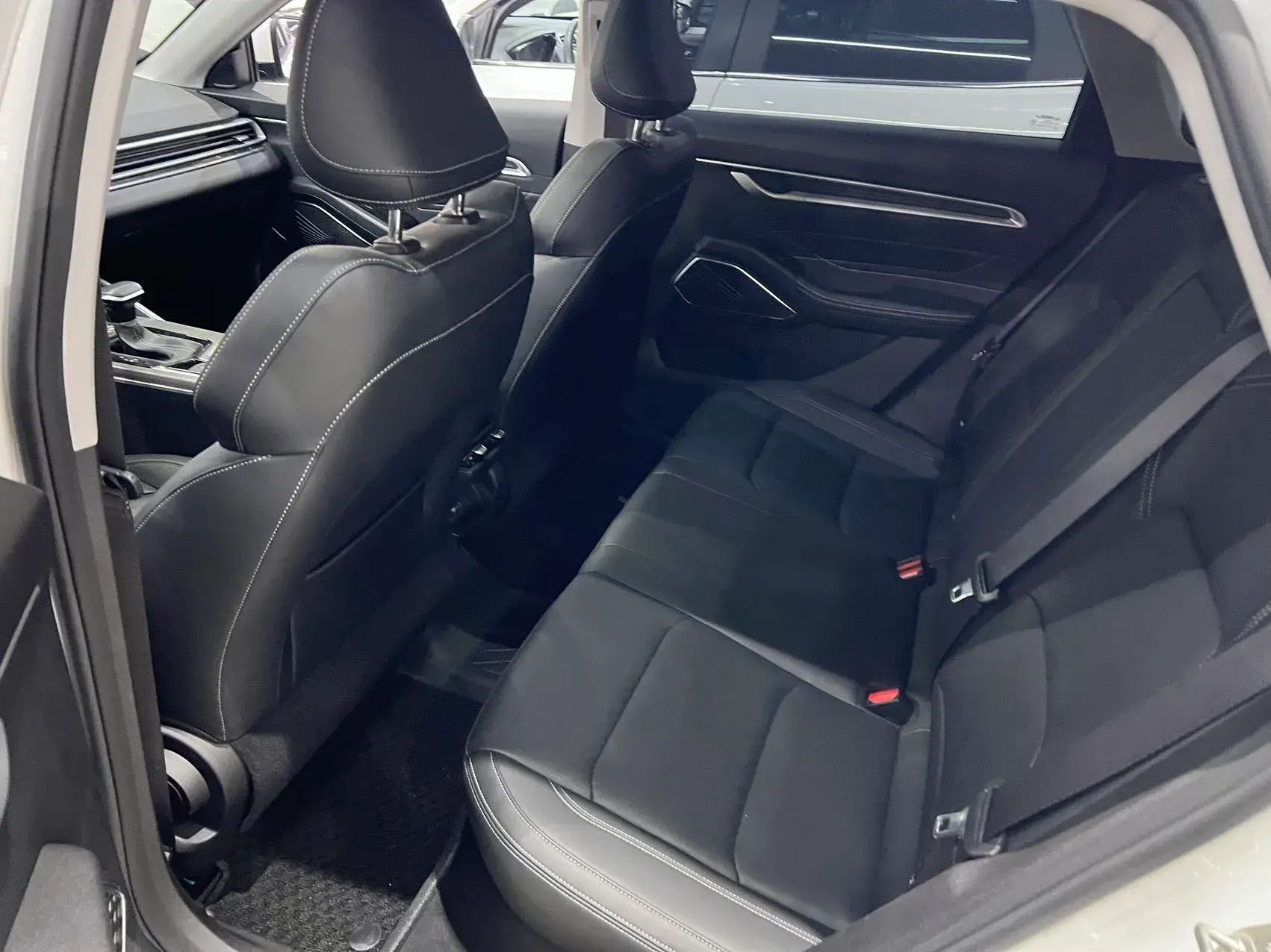 2023 GEELY EMGRAND thumbnail 4