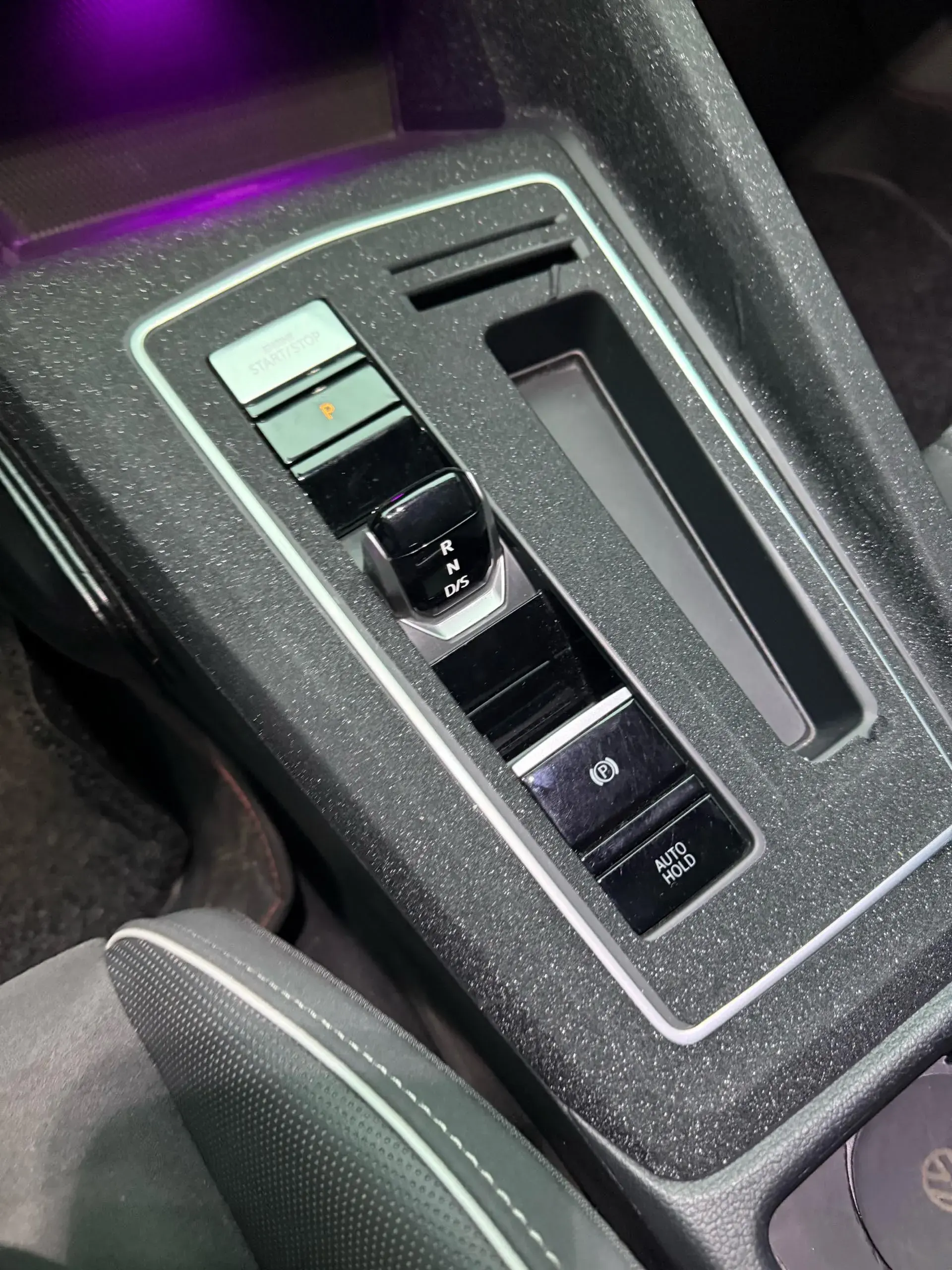 2021 VOLKSWAGEN GOLF thumbnail 4