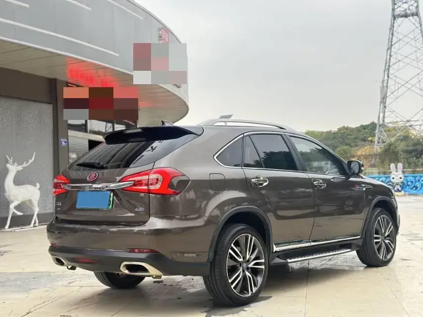 2017 BYD TANG thumbnail 4