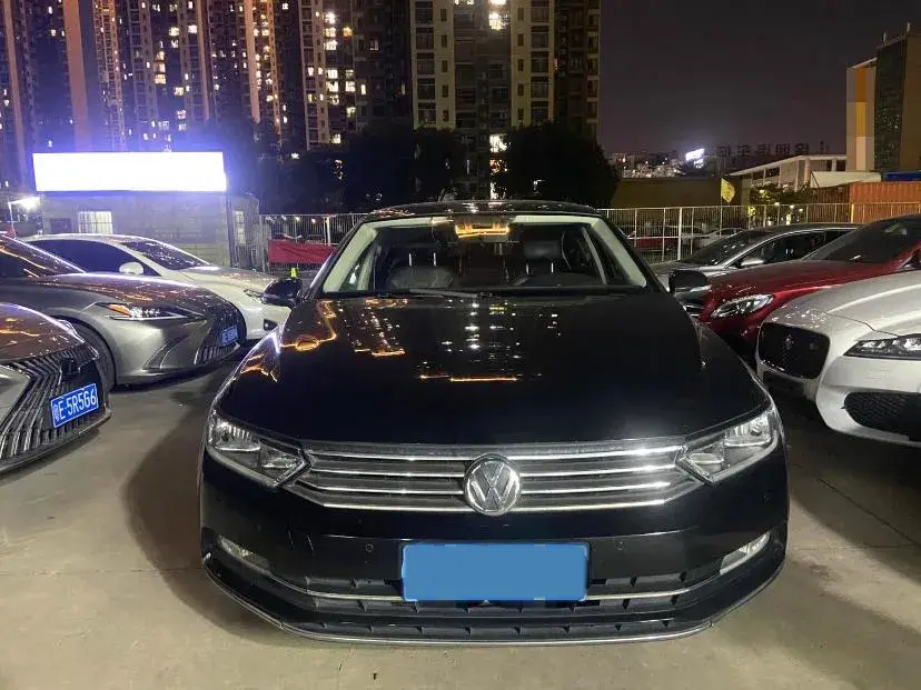 2018 VOLKSWAGEN MAGOTAN thumbnail 2