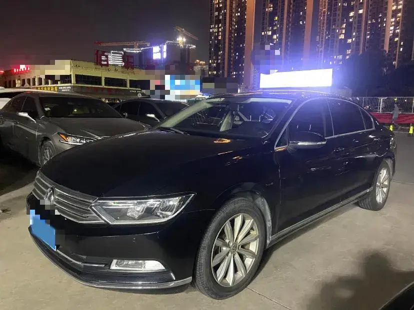 2018 VOLKSWAGEN MAGOTAN view 1