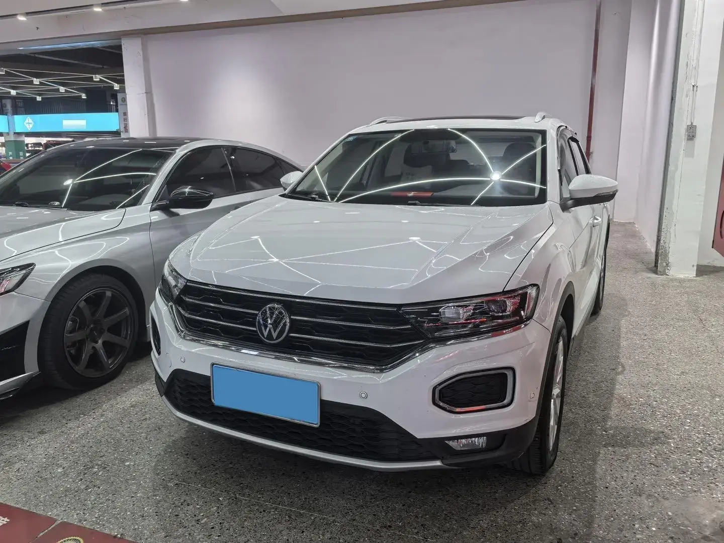 2022 VOLKSWAGEN T-ROC view 1