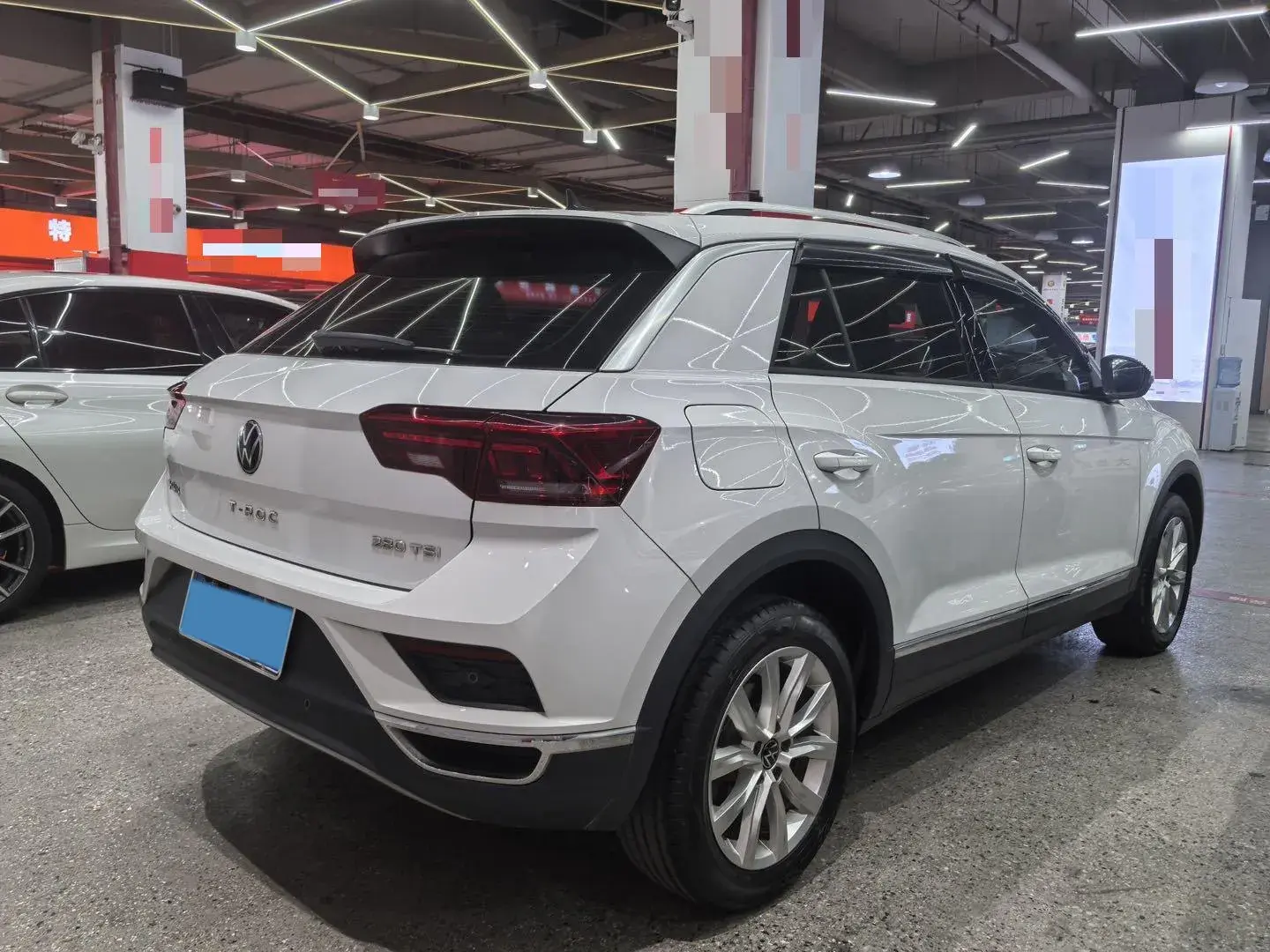 2022 VOLKSWAGEN T-ROC thumbnail 2